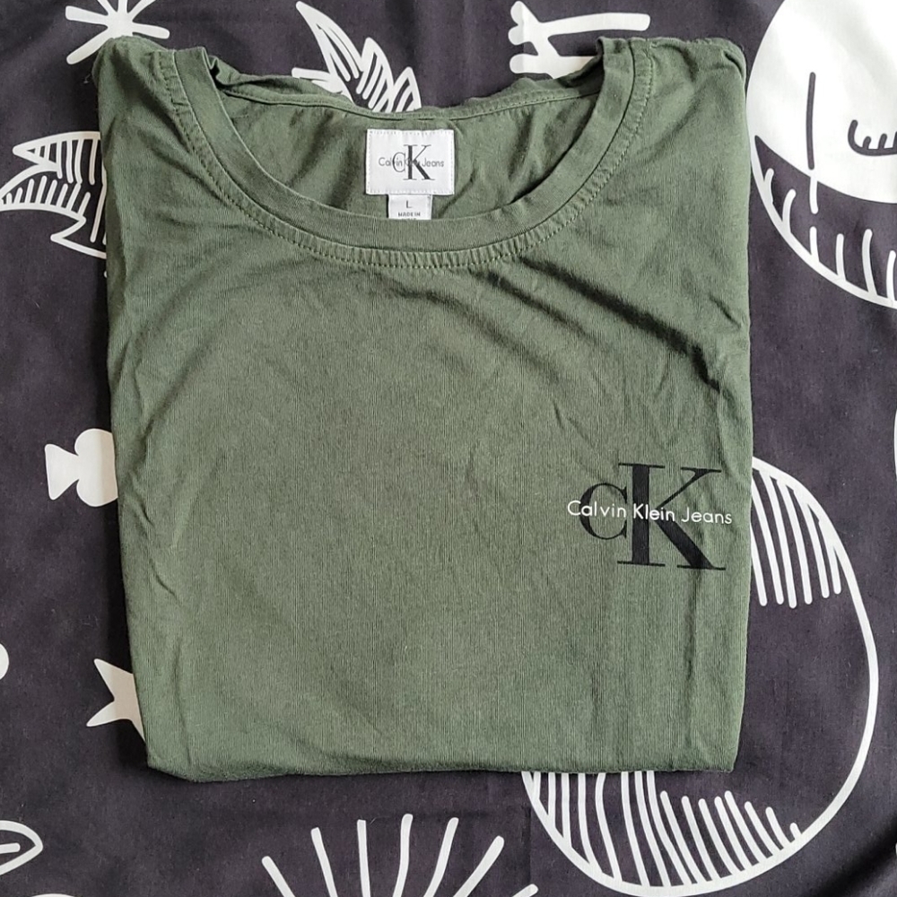 Large Calvin Klein green t-shirt
